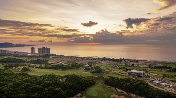The Bluffs Grand Ho Tram