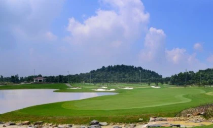 Sân golf legend hill