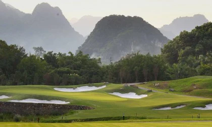 Đặt sân golf rẻ trên toàn quốc với ứng dụng uy tín