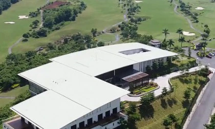 Tận hưởng dịch vụ đẳng cấp khi đặt sân golf hoàng gia Ninh Bình