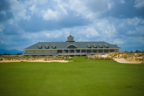 Review Hoiana Shores Golf Club: Tác phẩm nghệ thuật bên bờ biển di sản