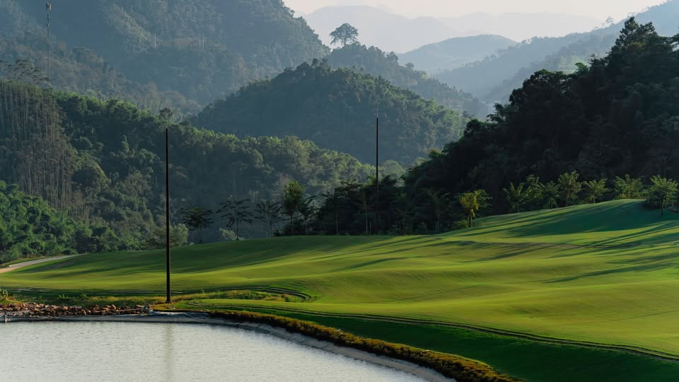 Toàn cảnh Sân golf Montana CC Hòa Bình - Kỳ Sơn Hình ảnh thực tế sân golf Montana CC Hòa Bình sắp khai trương