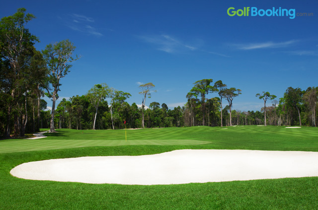 Đặt sân golf Phú Quốc - chơi golf giữa đảo ngọc xanh biếc